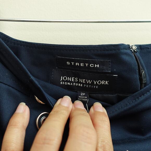 NWT Jones New York Womens Pencil Skirt Buttoned Stretch Career Navy Blue Size 2P - Picture 5 of 8
